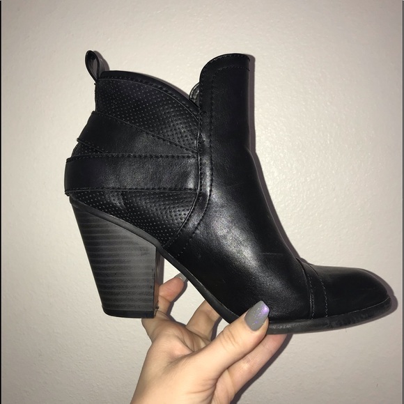 Forever 21 Black Boot Heels - Picture 2 of 3